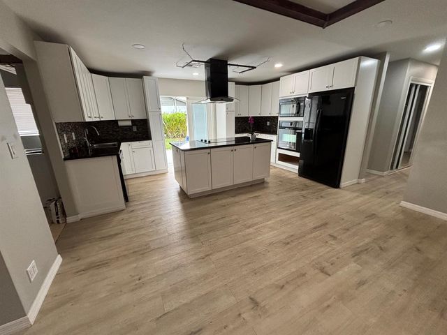 462 S Haverhill Road, West Palm Beach, FL 33415