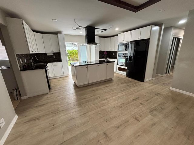 462 S Haverhill Road, West Palm Beach, FL 33415