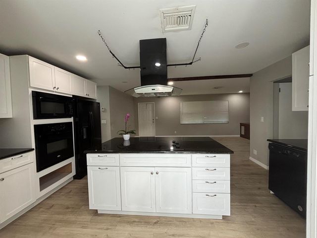 462 S Haverhill Road, West Palm Beach, FL 33415