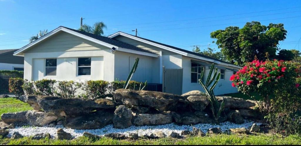462 S Haverhill Road, West Palm Beach, FL 33415