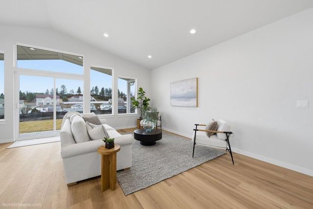 1012 Steptoe View Ln, Cheney, WA 99004