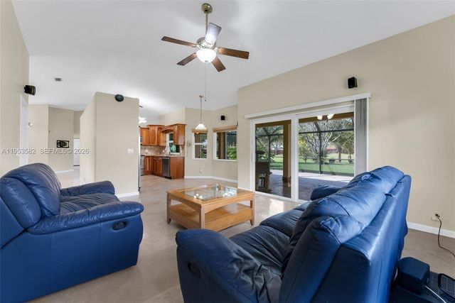 450 NW 201st Ave, Pembroke Pines, FL 33029