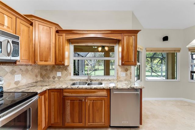 450 NW 201st Ave, Pembroke Pines, FL 33029