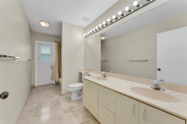 450 NW 201st Ave, Pembroke Pines, FL 33029