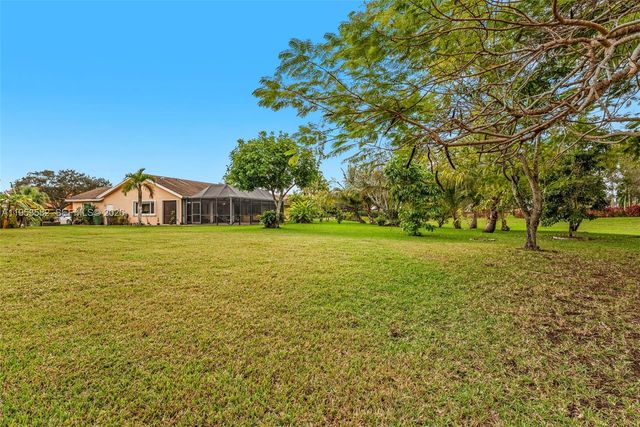 450 NW 201st Ave, Pembroke Pines, FL 33029