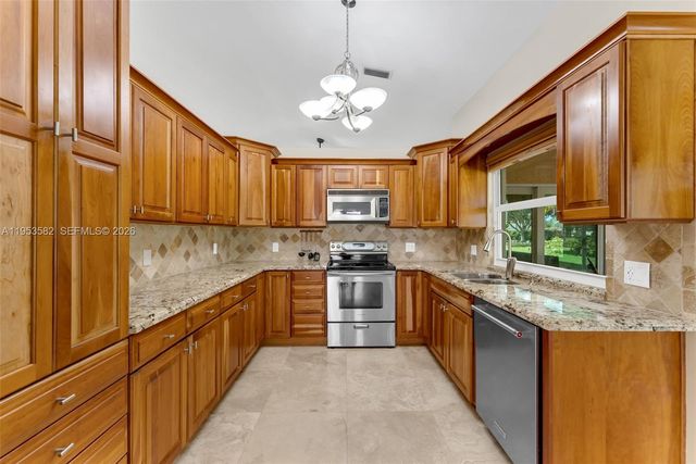 450 NW 201st Ave, Pembroke Pines, FL 33029