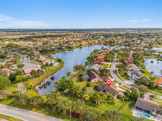 450 NW 201st Ave, Pembroke Pines, FL 33029