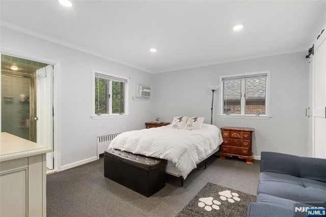 16 Summit Road, Clifton, NJ 07012