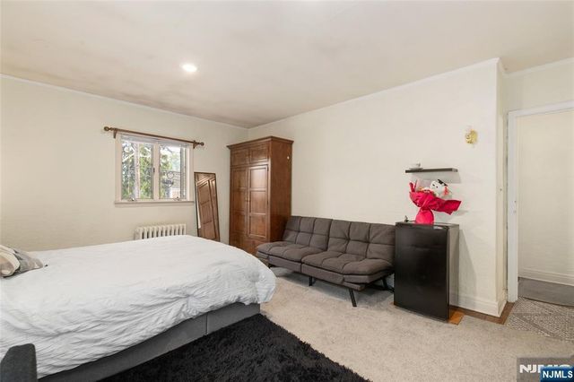 16 Summit Road, Clifton, NJ 07012