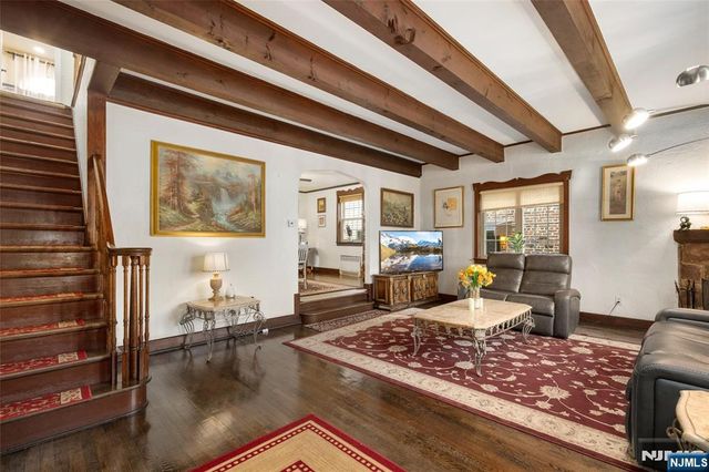 16 Summit Road, Clifton, NJ 07012