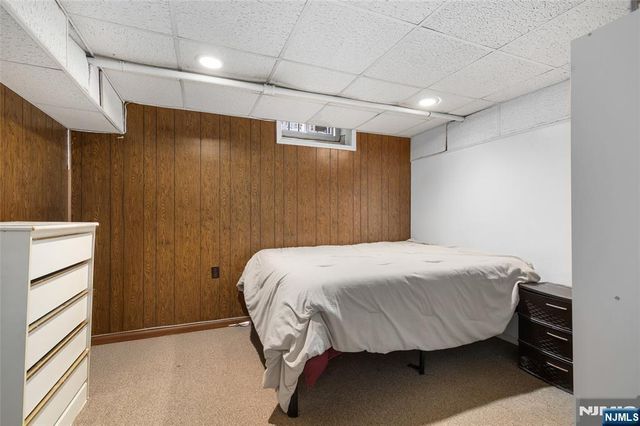 16 Summit Road, Clifton, NJ 07012