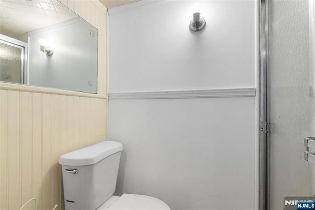 16 Summit Road, Clifton, NJ 07012