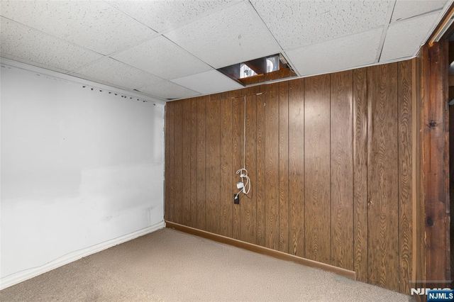 16 Summit Road, Clifton, NJ 07012