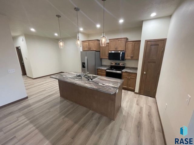 3602 S Heather Ave Avenue, Sioux Falls, SD 57106