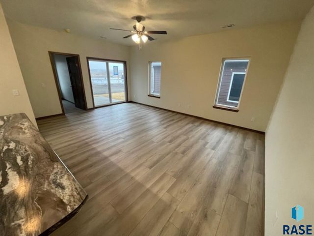 3602 S Heather Ave Avenue, Sioux Falls, SD 57106