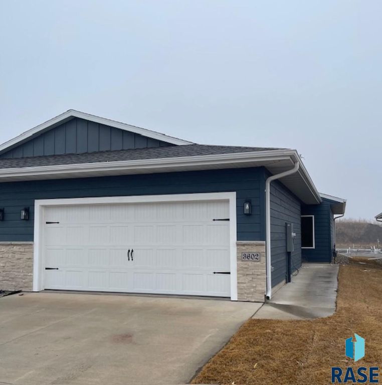 3602 S Heather Ave Avenue, Sioux Falls, SD 57106