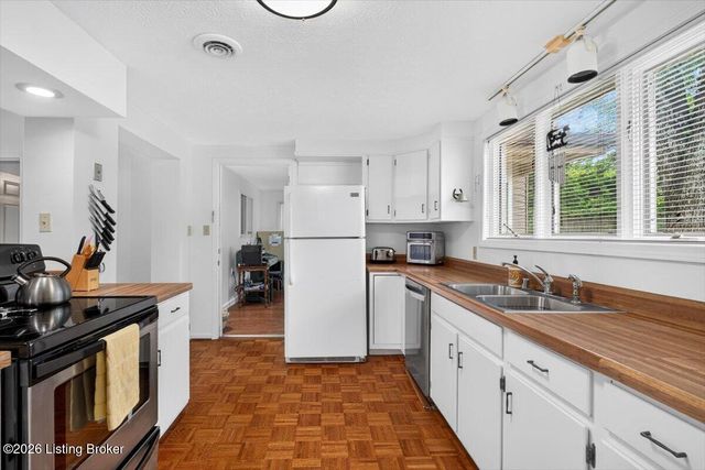 5312 Cooper Chapel Rd, Louisville, KY 40229