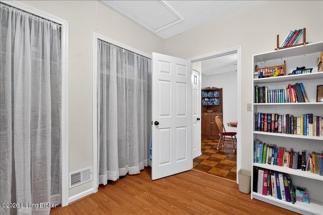5312 Cooper Chapel Rd, Louisville, KY 40229