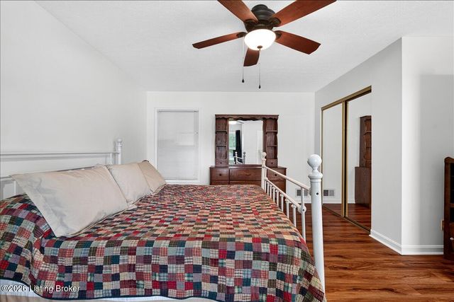 5312 Cooper Chapel Rd, Louisville, KY 40229
