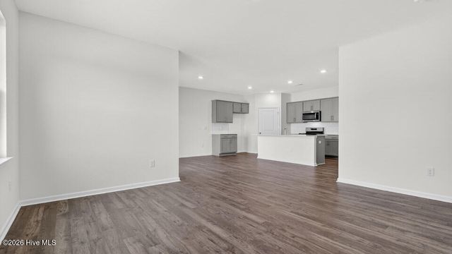 281 Maddox Drive, Aberdeen, NC 28315