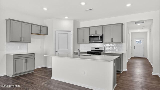 281 Maddox Drive, Aberdeen, NC 28315