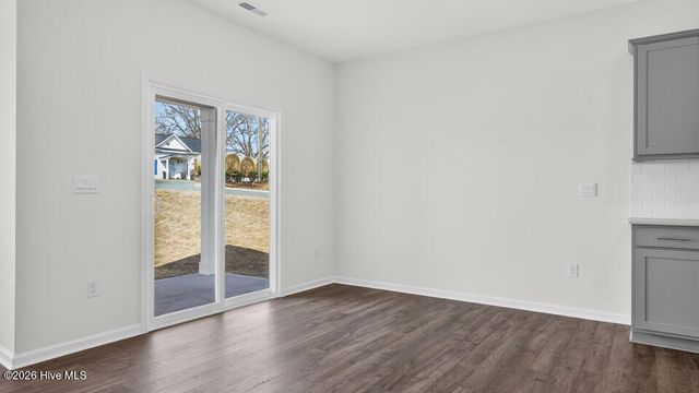 281 Maddox Drive, Aberdeen, NC 28315