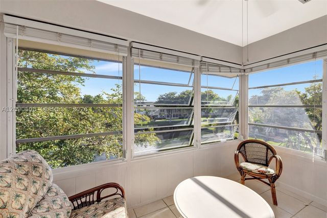 5002 NW 35th St 306, Lauderdale Lakes, FL 33319
