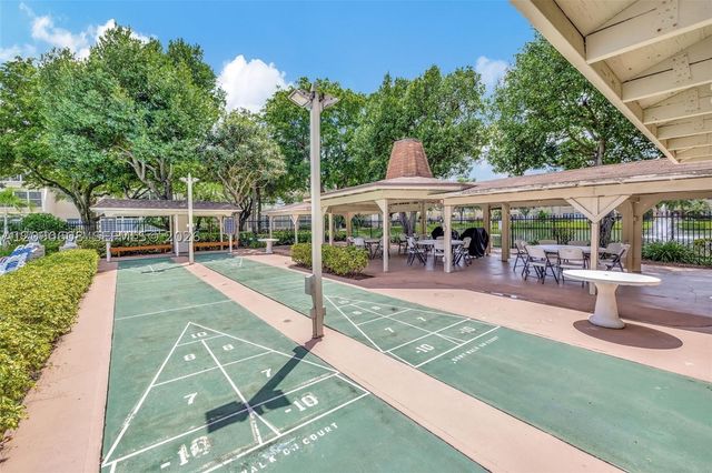 5002 NW 35th St 306, Lauderdale Lakes, FL 33319