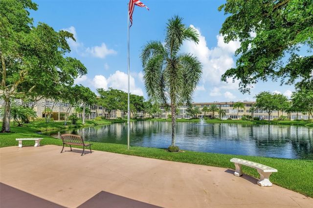 5002 NW 35th St 306, Lauderdale Lakes, FL 33319