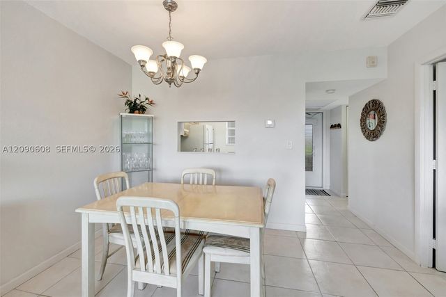 5002 NW 35th St 306, Lauderdale Lakes, FL 33319