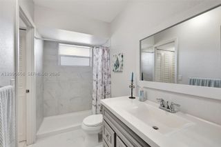 5002 NW 35th St 306, Lauderdale Lakes, FL 33319