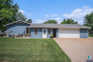 300 W 3rd St, Tea, SD 57064
