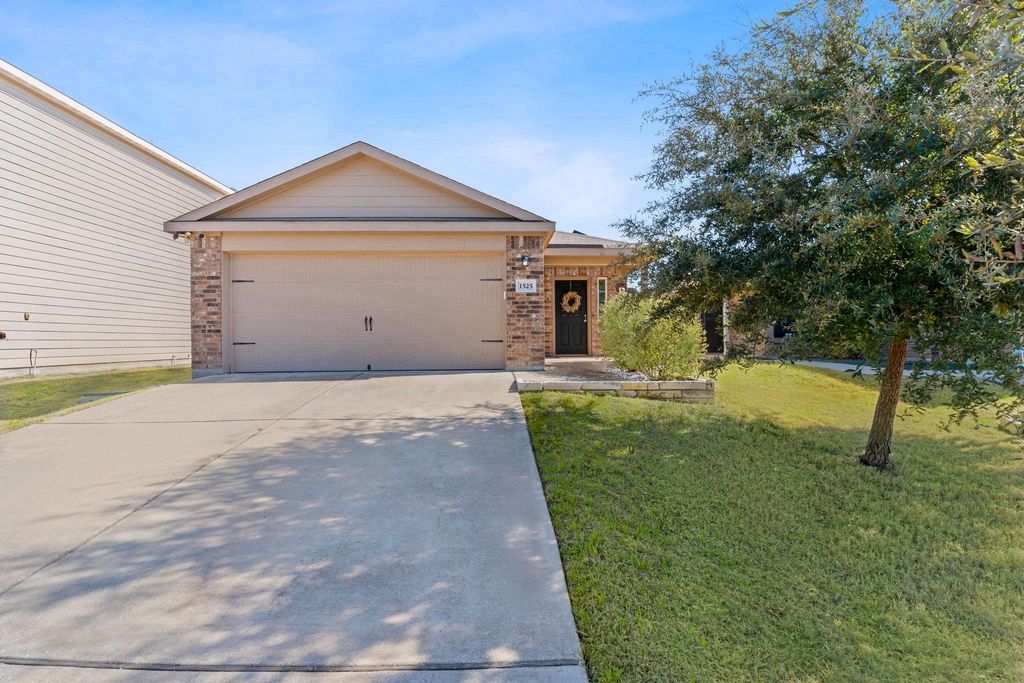 1525 Breanna LN, Kyle, TX 78640