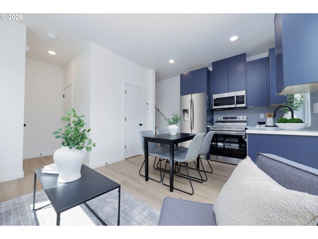 5587 Ne 7th Ave, Portland, OR 97211