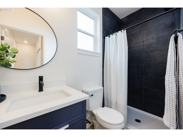 5587 Ne 7th Ave, Portland, OR 97211