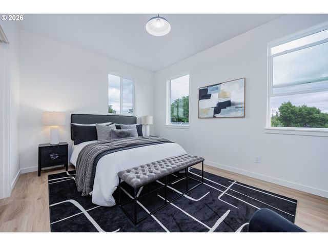 5587 Ne 7th Ave, Portland, OR 97211