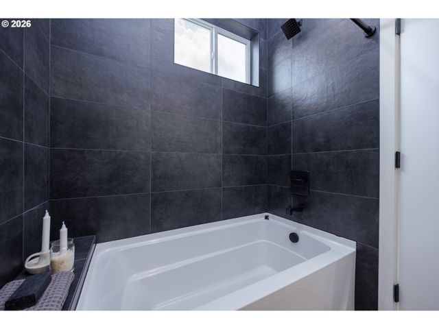 5587 Ne 7th Ave, Portland, OR 97211