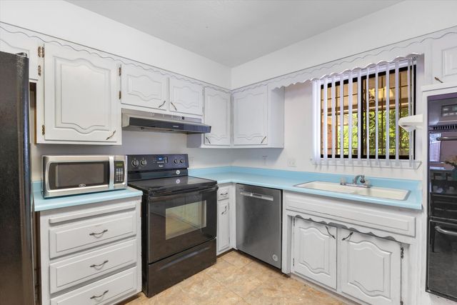 3716 General Stilwell Street NE, Albuquerque, NM 87111