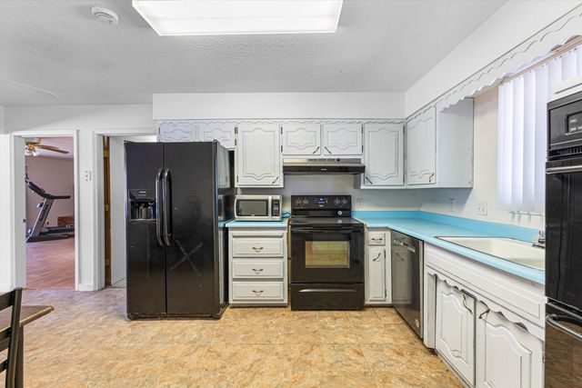 3716 General Stilwell Street NE, Albuquerque, NM 87111