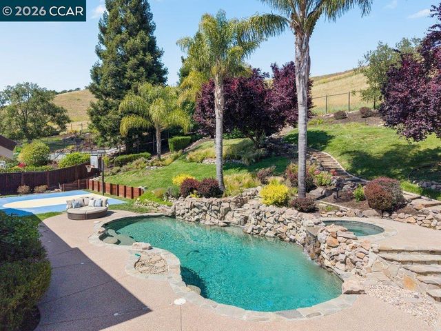 209 Fieldcrest Ct, Danville, CA 94506