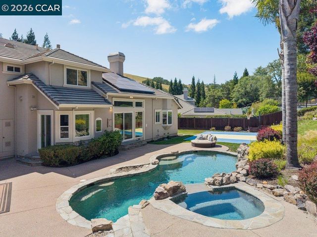 209 Fieldcrest Ct, Danville, CA 94506