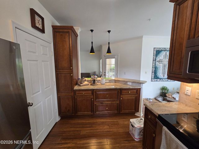 7800 POINT MEADOWS Drive 1017, Jacksonville, FL 32256