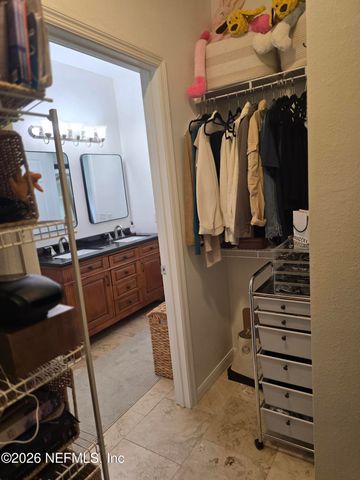 7800 POINT MEADOWS Drive 1017, Jacksonville, FL 32256