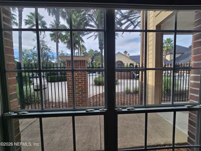 7800 POINT MEADOWS Drive 1017, Jacksonville, FL 32256