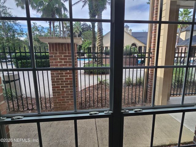 7800 POINT MEADOWS Drive 1017, Jacksonville, FL 32256