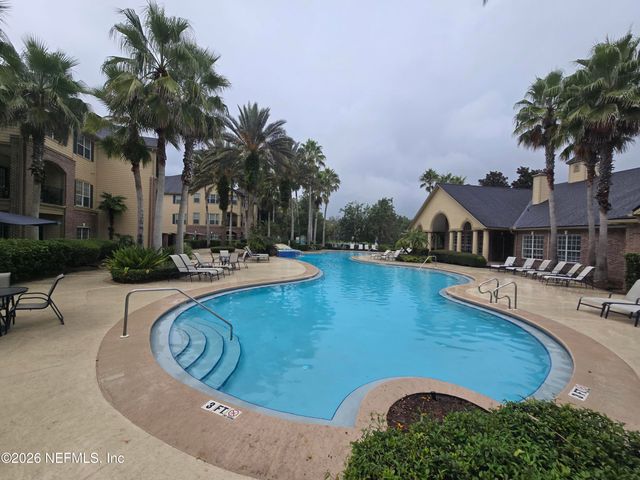 7800 POINT MEADOWS Drive 1017, Jacksonville, FL 32256