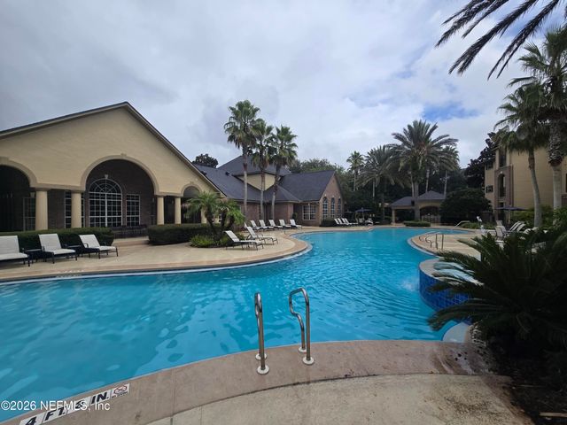 7800 POINT MEADOWS Drive 1017, Jacksonville, FL 32256