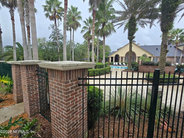 7800 POINT MEADOWS Drive 1017, Jacksonville, FL 32256