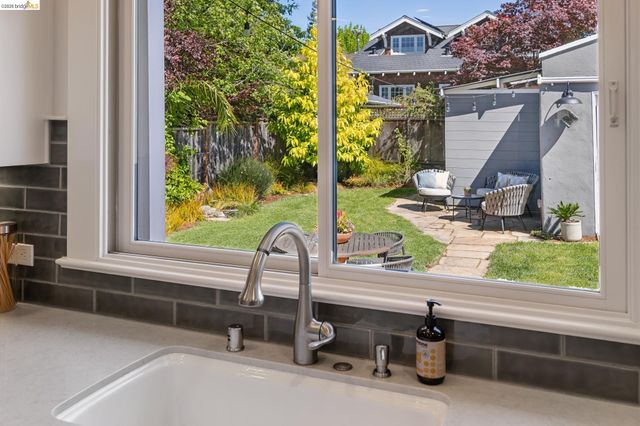 949 Ordway Street, Albany, CA 94706