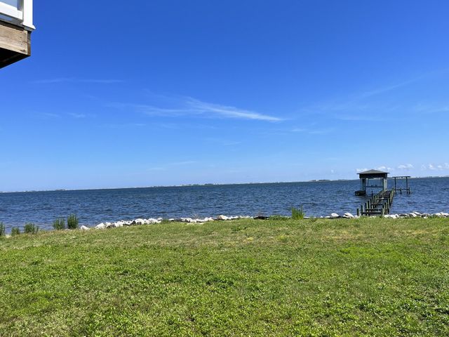 4881 Soundside Drive, Gulf Breeze, FL 32563